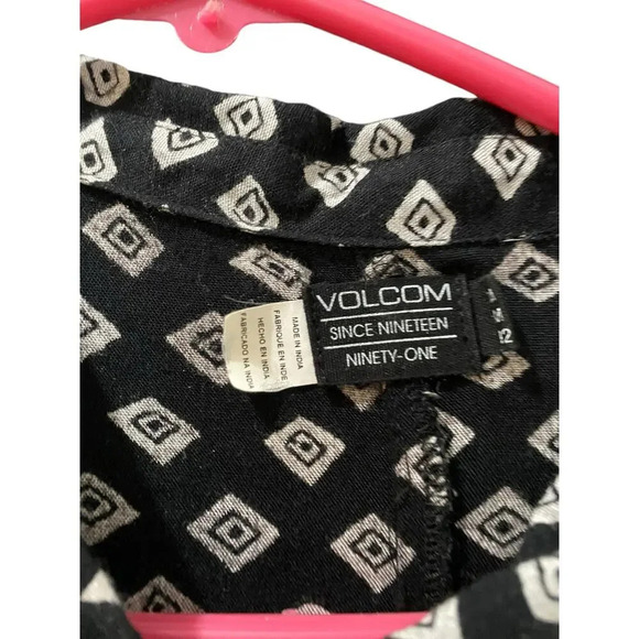 Volcom Black Geometric Pattern Long Sleeves Button Front Shirt Size Medium - Picture 2 of 4